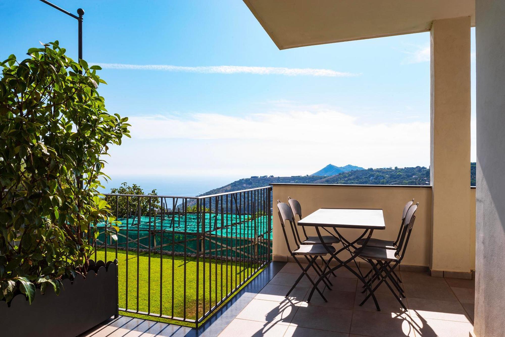 Le Capannelle Aparthotel SantʼAgata sui Due Golfi Exterior foto