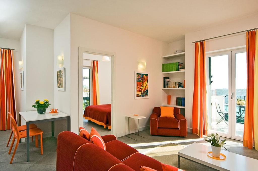 Le Capannelle Aparthotel SantʼAgata sui Due Golfi Exterior foto